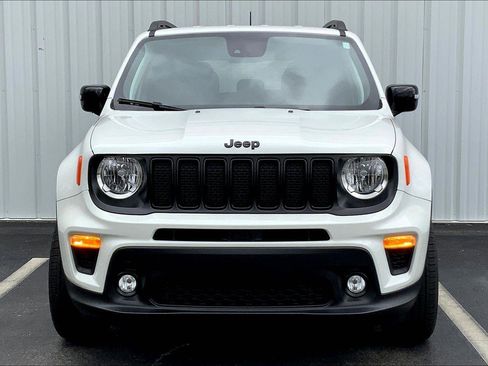 Used 2023 Jeep Renegade Altitude image 3