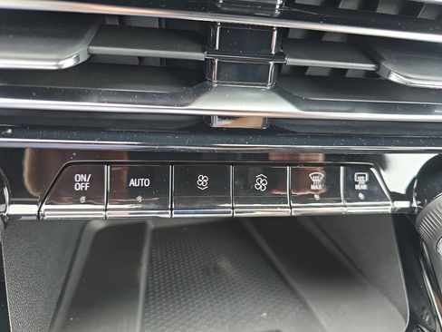 New 2026 Chevrolet Traverse LT w/ Enhanced Driving Package FWD image 29