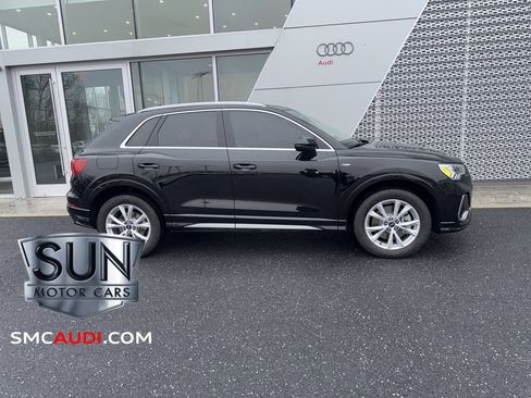 Certified 2022 Audi Q3 2.0T Premium Plus w/ Premium Plus Package image 2