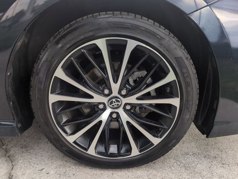 Used 2019 Toyota Camry SE w/ Convenience Package image 13