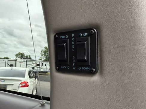 Used 2023 GMC Savana 2500 image 8