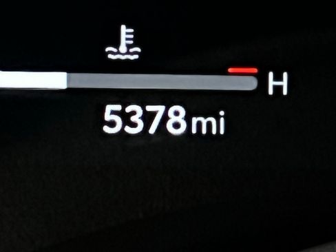 Used 2025 Toyota Sienna Platinum image 18