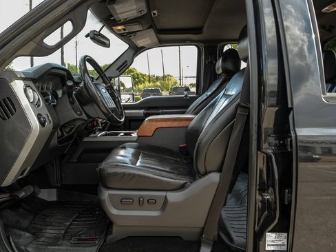 Used 2015 Ford F250 Lariat w/ Lariat Ultimate Package AWD/4WD image 36
