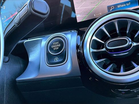 Used 2022 Mercedes-Benz GLB 35 AMG 4MATIC image 25