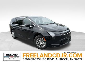 New 2027 Chrysler Pacifica Select FWD 360° Tour