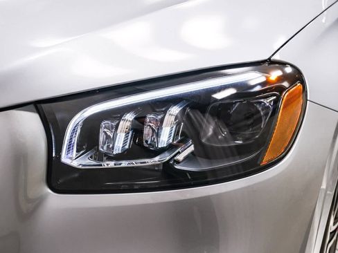 Used 2025 Mercedes-Benz GLS 450 4MATIC image 11