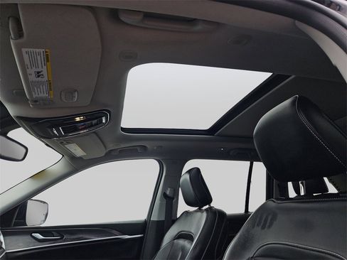 Used 2023 Jeep Grand Cherokee 4WD 4xe image 15