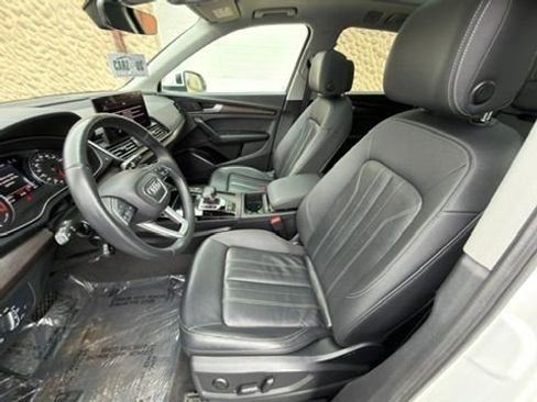 Used 2022 Audi Q5 2.0T Premium w/ Convenience Package image 18