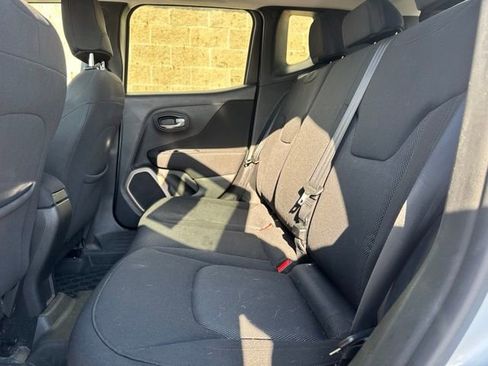 Used 2015 Jeep Renegade Latitude w/ Cold Weather Group AWD/4WD image 12