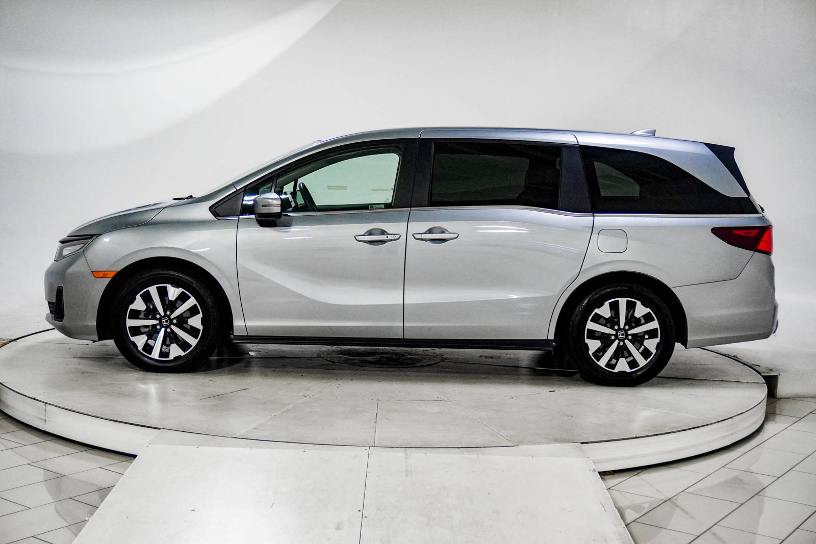 Used 2025 Honda Odyssey EX-L image 5