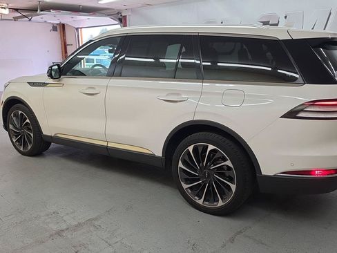 Used 2021 Lincoln Aviator Reserve w/ Equipment Group 202A AWD/4WD image 3