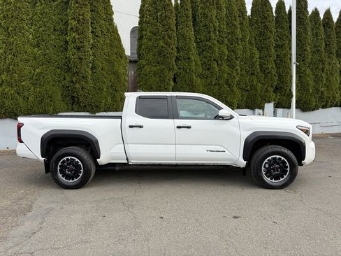 Certified 2024 Toyota Tacoma TRD Off-Road w/ TRD Off Road Premium Package image 10