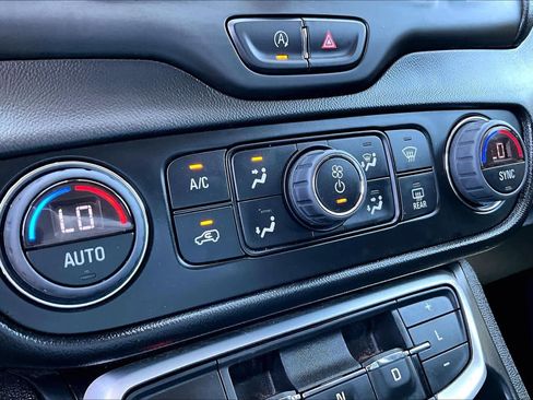 Used 2022 GMC Terrain SLE w/ Driver Convenience Package FWD image 31
