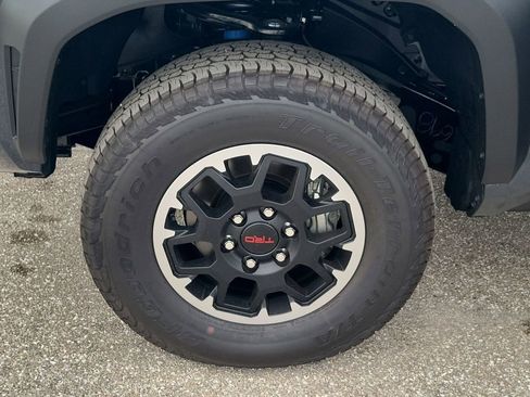 New 2025 Toyota Tacoma TRD Off-Road image 17
