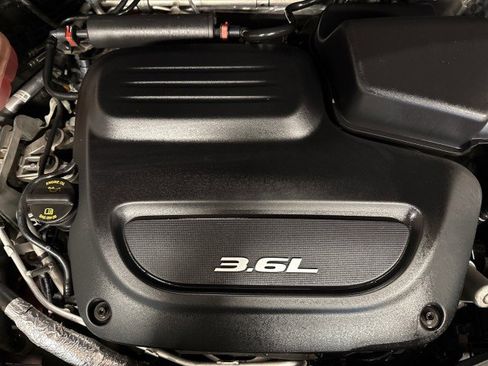 Used 2018 Chrysler Pacifica Touring-L Plus w/ Advanced Safetytec Group image 32