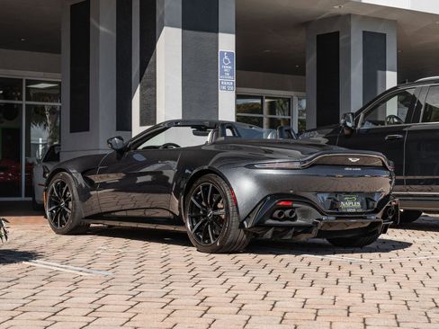 Used 2021 Aston Martin V8 Vantage Roadster image 55
