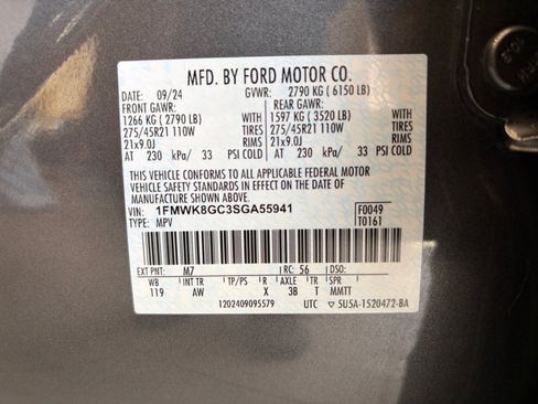 Used 2025 Ford Explorer ST AWD/4WD image 30