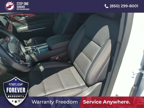 Used 2025 Chevrolet Traverse Z71 w/ Driver Confidence Package AWD/4WD image 12