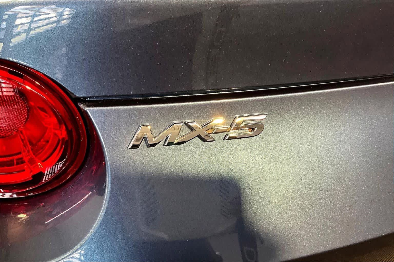 Used 2019 MAZDA MX-5 Miata RF Grand Touring RWD image 10