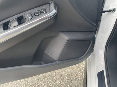 New 2025 Nissan Sentra SR w/ Midnight Edition image 14