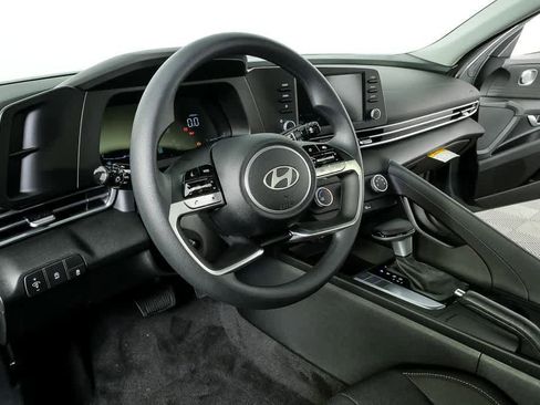 New 2026 Hyundai Elantra SE image 17