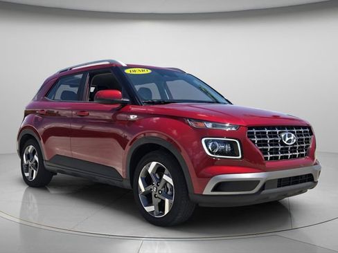 Certified 2025 Hyundai Venue Limited FWD image 9