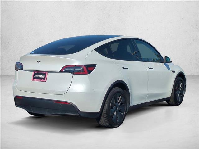 Used 2024 Tesla Model Y Long Range RWD image 5