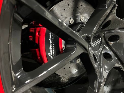 Used 2019 Lamborghini Urus AWD/4WD image 10