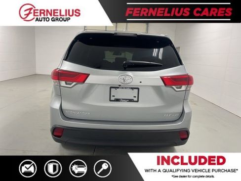 Used 2017 Toyota Highlander XLE w/ Carpet Mat Package AWD/4WD image 7