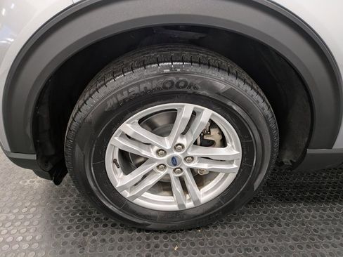 Used 2022 Ford Explorer XLT w/ Equipment Group 202A image 7