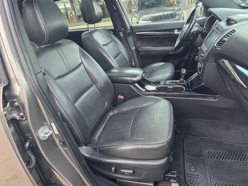 Used 2014 Kia Sorento SX w/ 3rd Row Package image 30