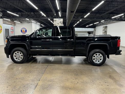 Used 2015 GMC Sierra 3500 Denali w/ Duramax Plus Package AWD/4WD image 4