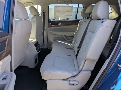 New 2026 Volkswagen Atlas SE FWD image 17