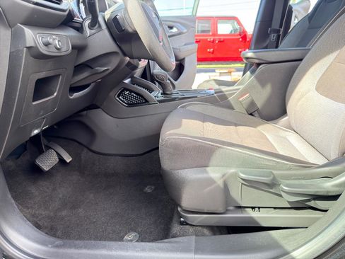 Used 2021 Chevrolet TrailBlazer LS FWD image 19