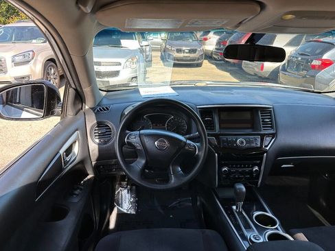 Used 2016 Nissan Pathfinder S image 12
