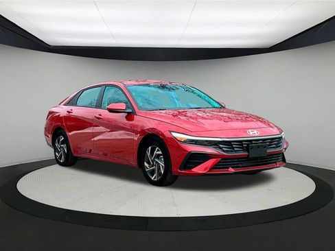 New 2024 Hyundai Elantra SEL w/ Convenience Package image 11