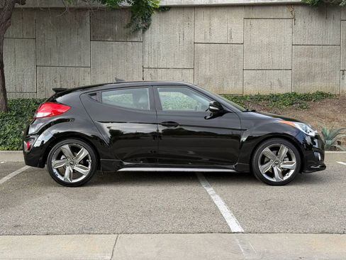 Used 2015 Hyundai Veloster Turbo FWD image 11