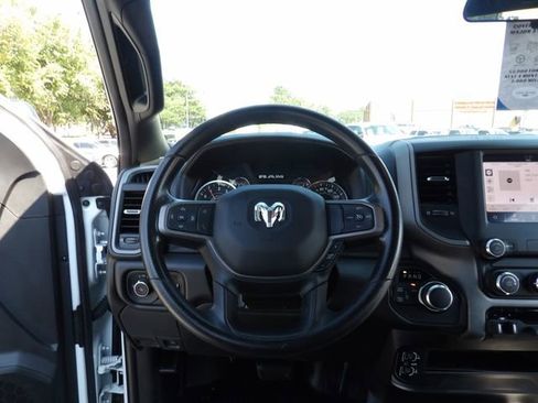 Used 2024 RAM 2500 Tradesman w/ Chrome Appearance Group image 21