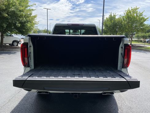 Used 2024 GMC Sierra 1500 AT4 w/ AT4 Preferred Package AWD/4WD image 12