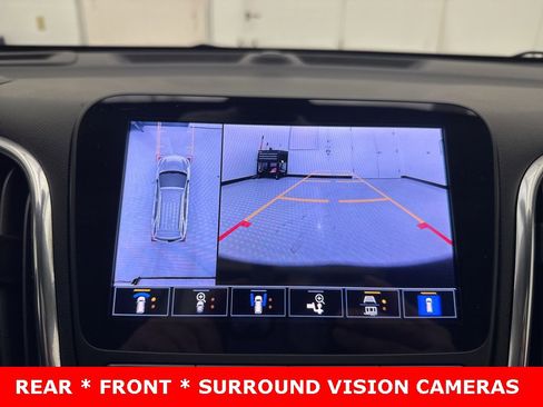 Used 2023 Chevrolet Equinox LT image 3