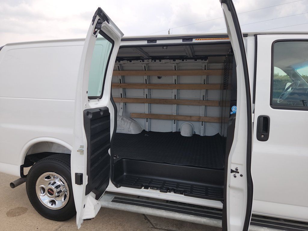 Used 2025 GMC Savana 2500 w/ Driver Convenience Package RWD image 17