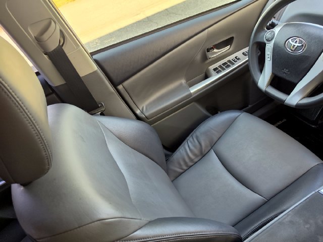 Used 2012 Toyota Prius V Five FWD image 35