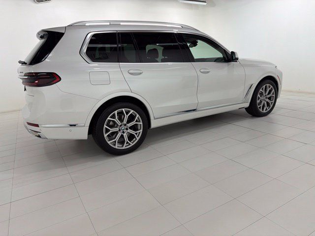 Used 2026 BMW X7 xDrive40i AWD/4WD image 6