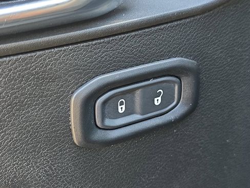 Used 2023 Jeep Gladiator Sport image 8