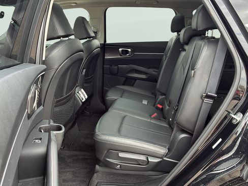 Used 2024 Kia Sorento S w/ Panoramic Sunroof Package AWD/4WD image 16