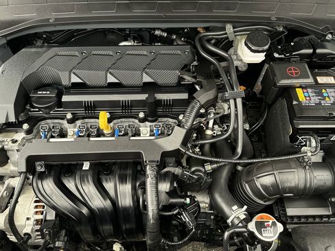 Used 2021 Hyundai Venue SEL image 11