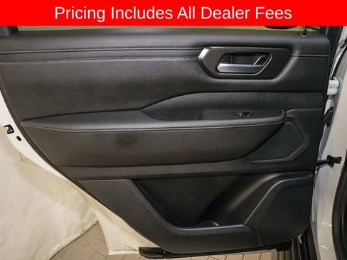Certified 2025 Nissan Armada SV AWD/4WD image 11