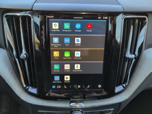 Used 2025 Volvo XC60 B5 Plus image 21