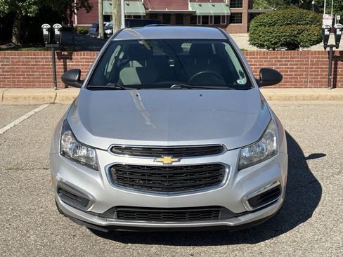 Used 2016 Chevrolet Cruze LS FWD image 4
