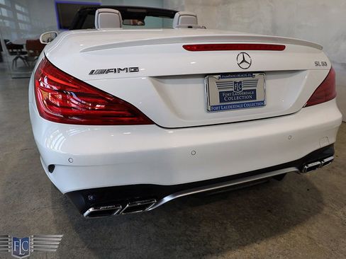 Used 2017 Mercedes-Benz SL 63 AMG image 10